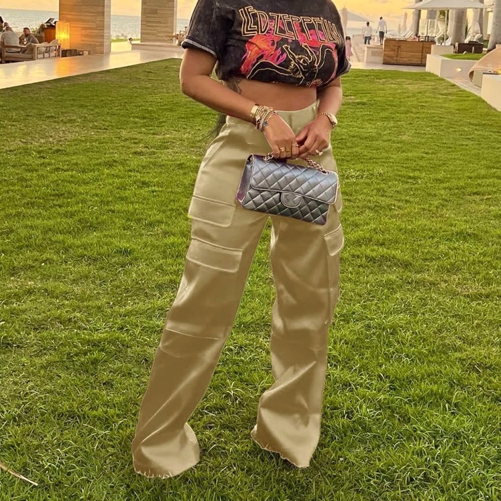 Gold metallic cargo trousers. Stretch and thick material. Cute for night out.